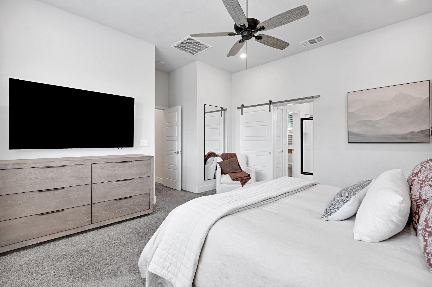 537 Huntington Ave S, Madera, CA 93636