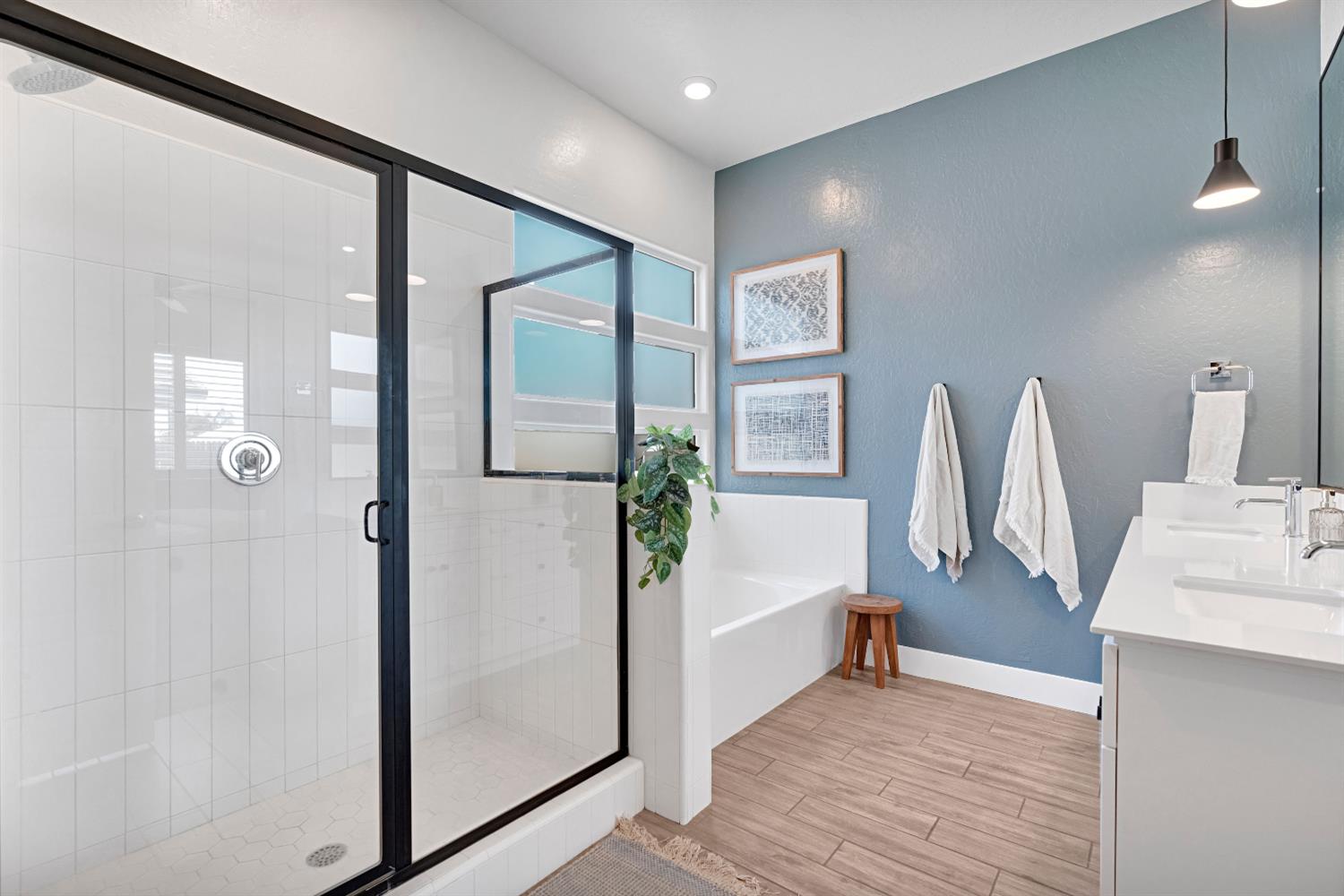 537 Huntington Ave S, Madera, CA 93636