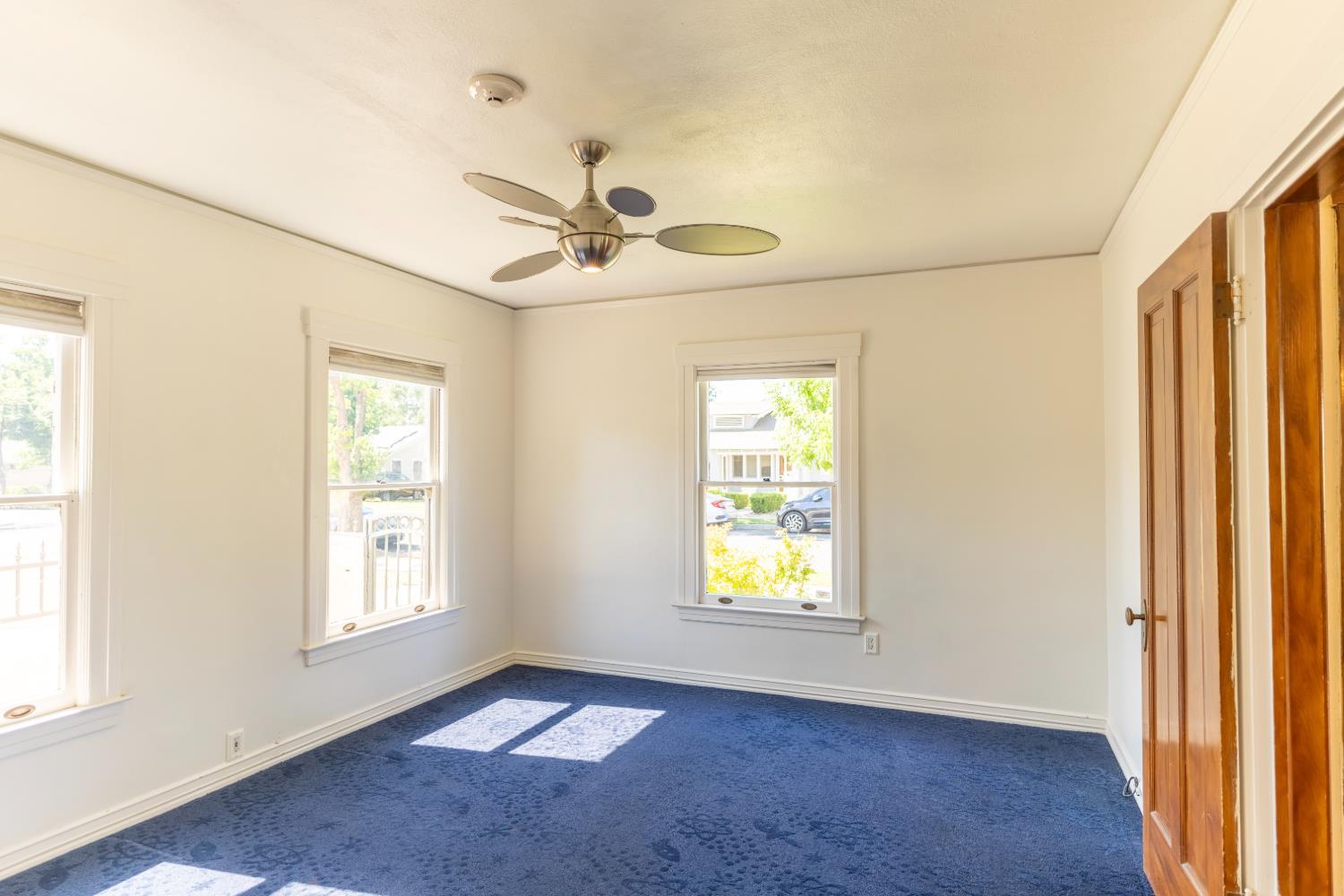 744 E Brown Ave, Fresno, CA 93704