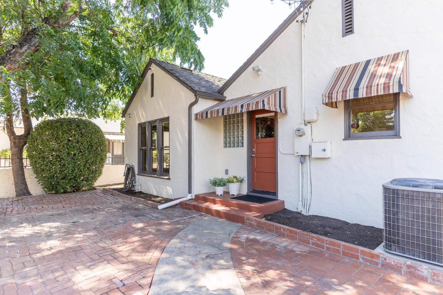 744 E Brown Ave, Fresno, CA 93704