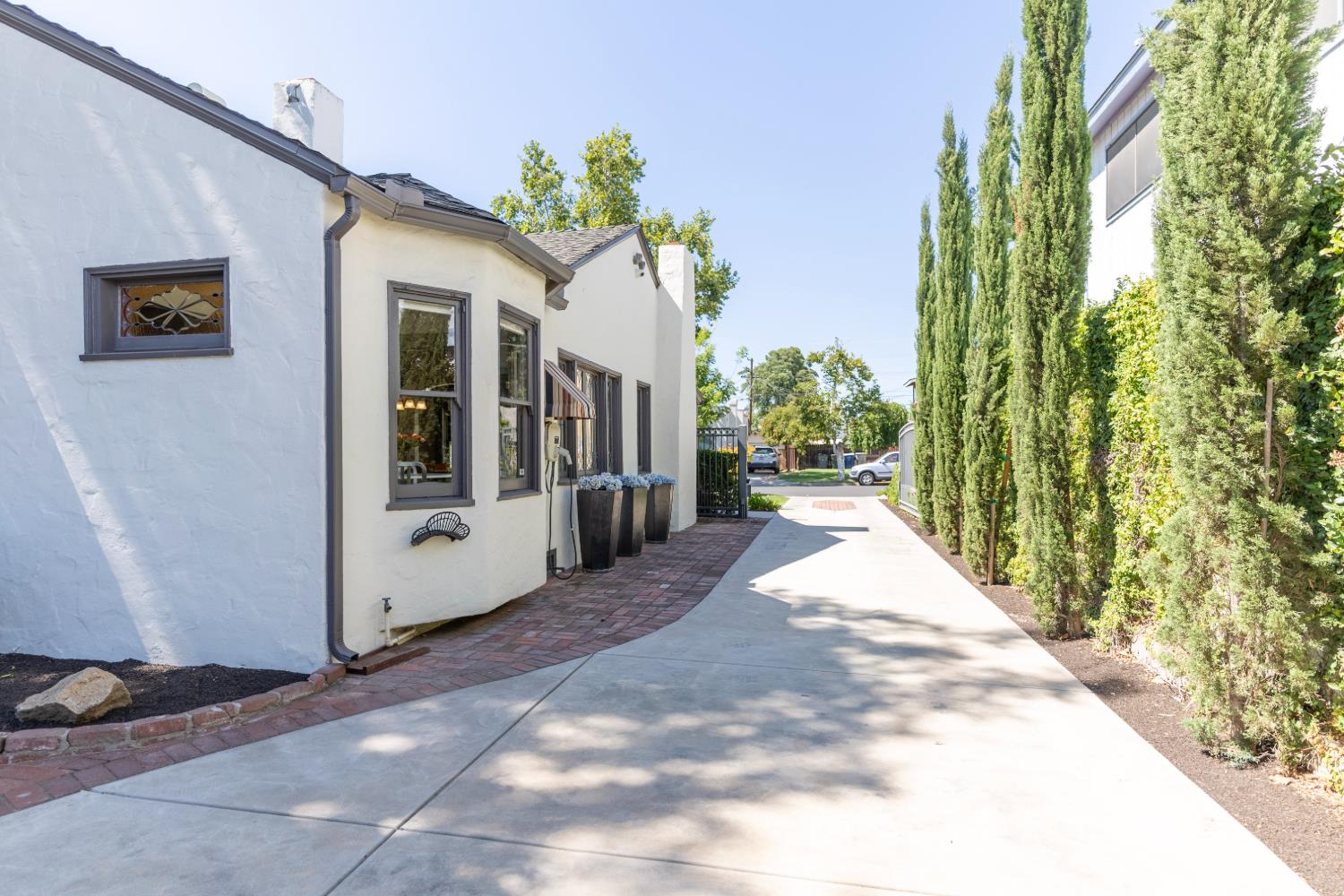 744 E Brown Ave, Fresno, CA 93704