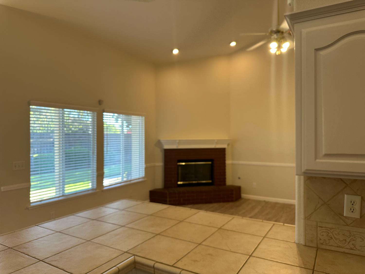 2523 E Cole, Fresno, CA 93720