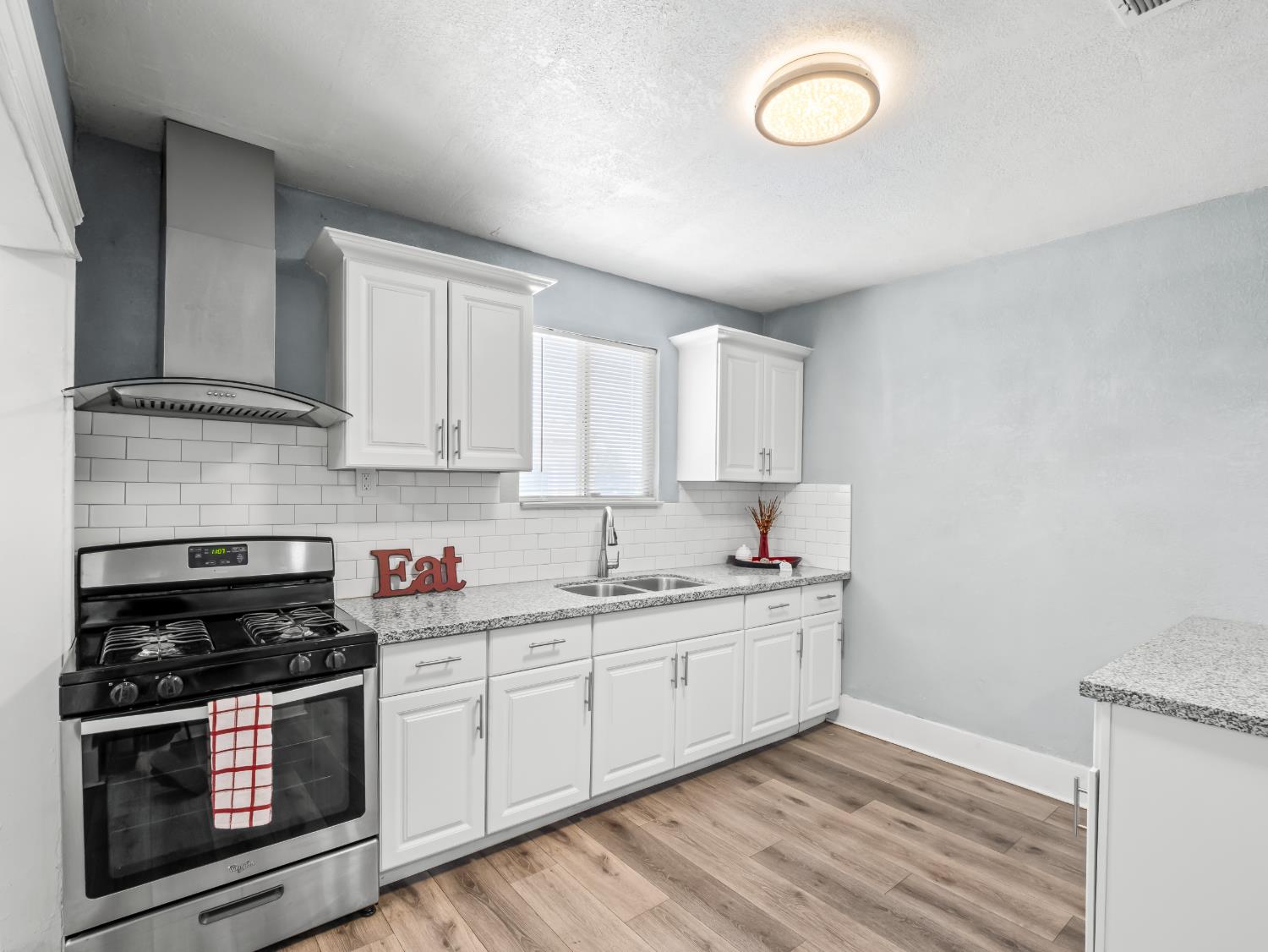 1211 Clinton Ave, Fresno, CA 93704
