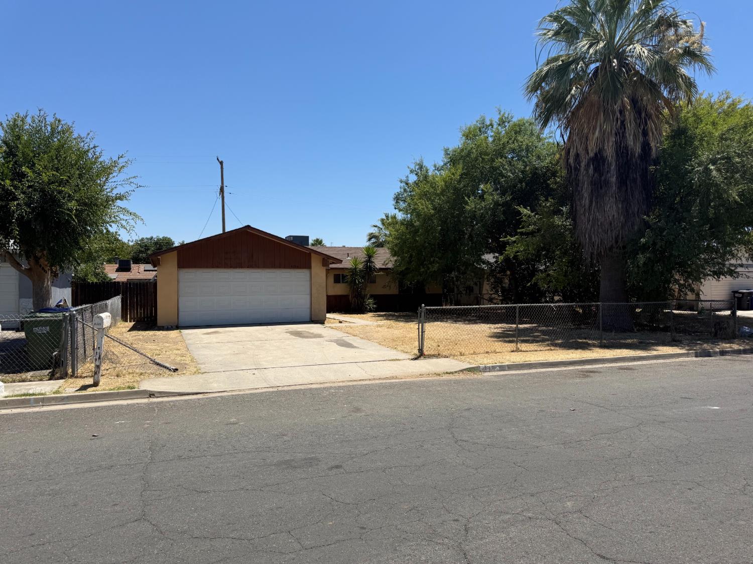 41516 Elrod Rd, Orosi, CA 93647
