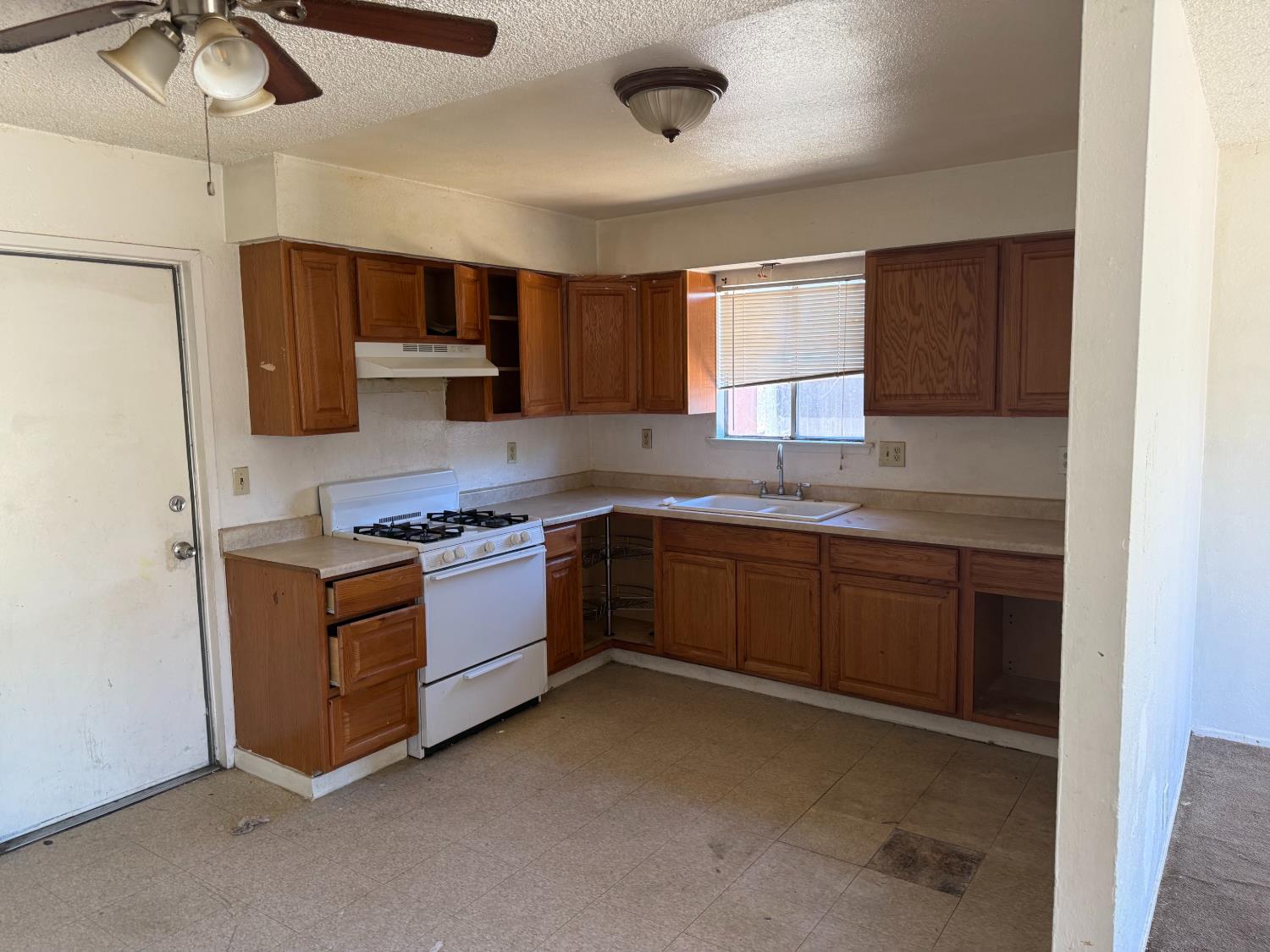 41516 Elrod Rd, Orosi, CA 93647