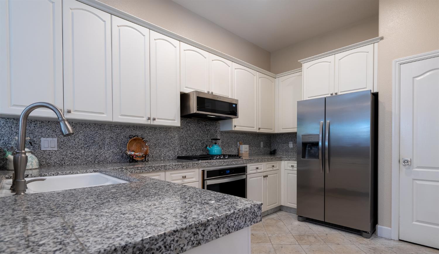 2110 W Rue St Michel, Fresno, CA 93711