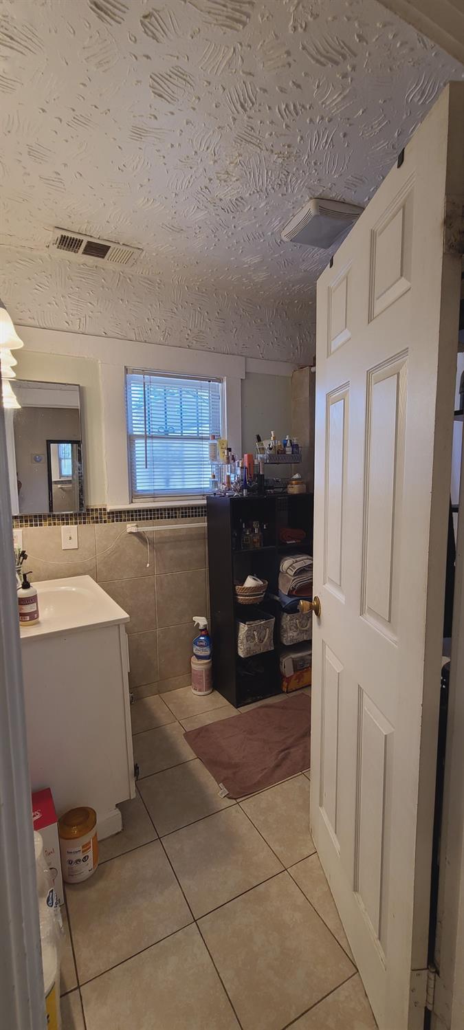 1534 E Home Ave, Fresno, CA 93728