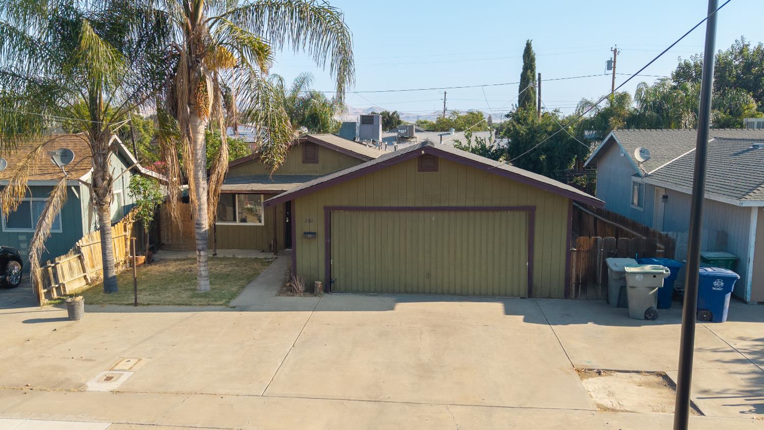 261 E Pleasant St, Coalinga, CA 93210