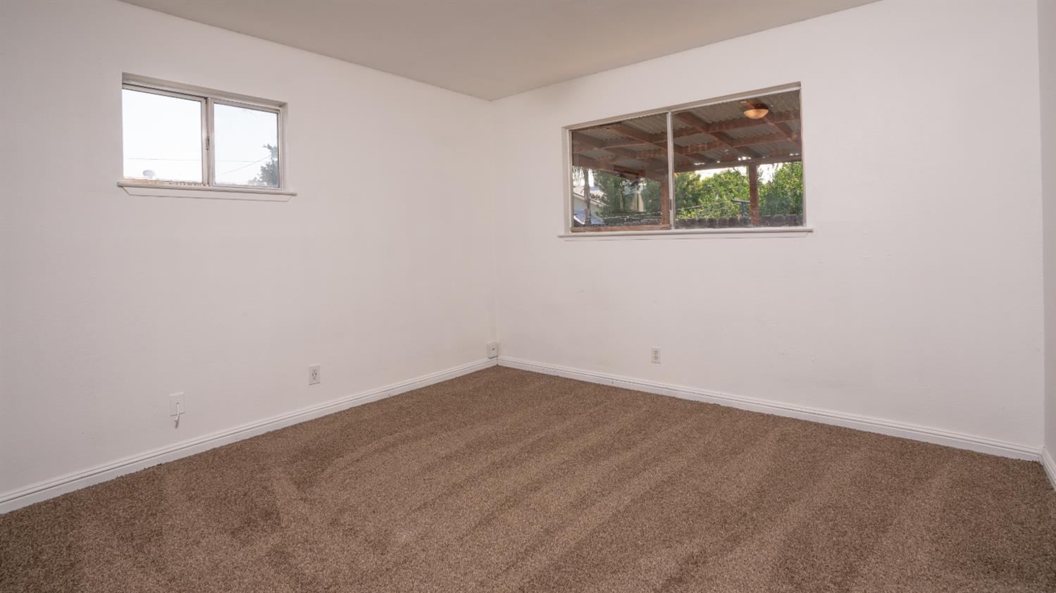 261 E Pleasant St, Coalinga, CA 93210