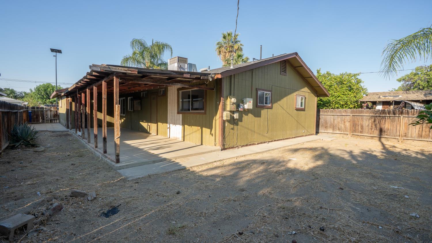 261 E Pleasant St, Coalinga, CA 93210