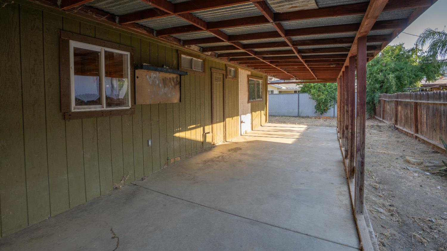 261 E Pleasant St, Coalinga, CA 93210