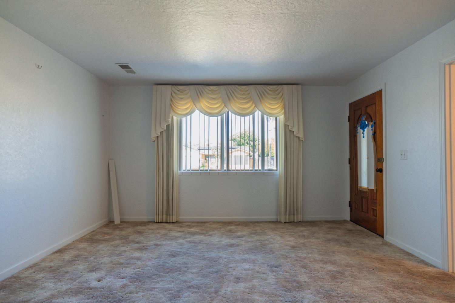 2115 S 11TH St, Los Banos, CA 93635
