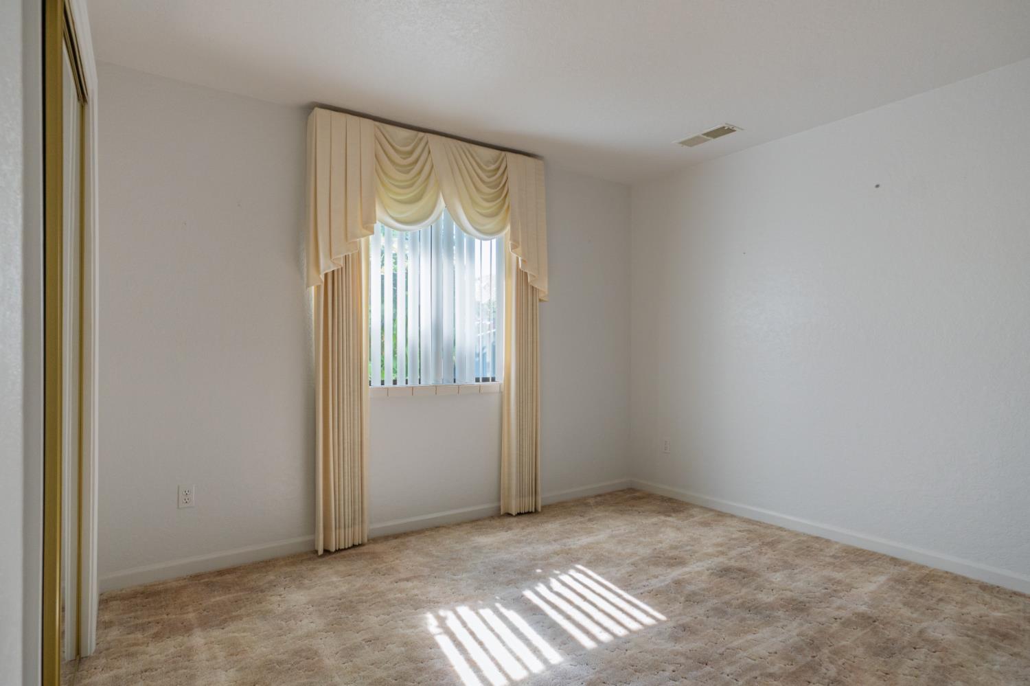 2115 S 11TH St, Los Banos, CA 93635