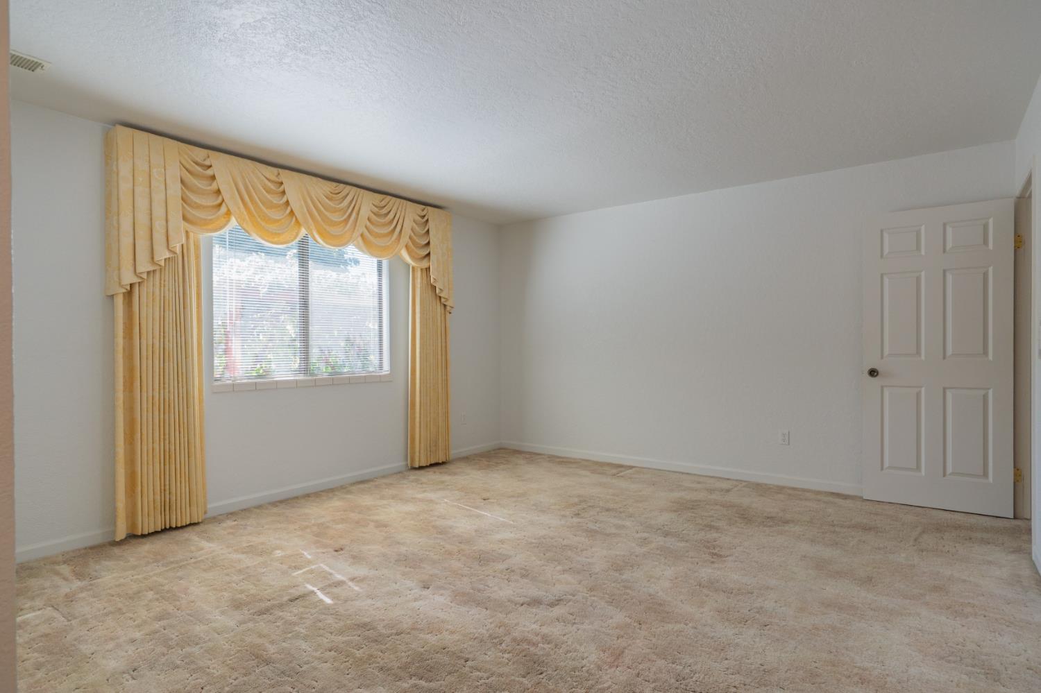 2115 S 11TH St, Los Banos, CA 93635