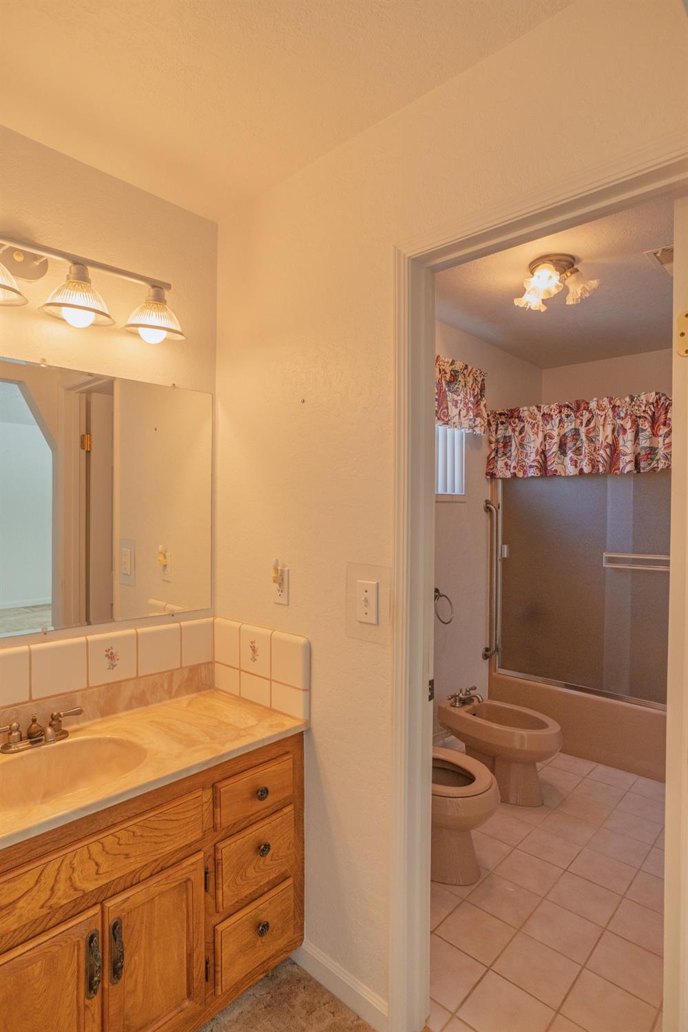 2115 S 11TH St, Los Banos, CA 93635