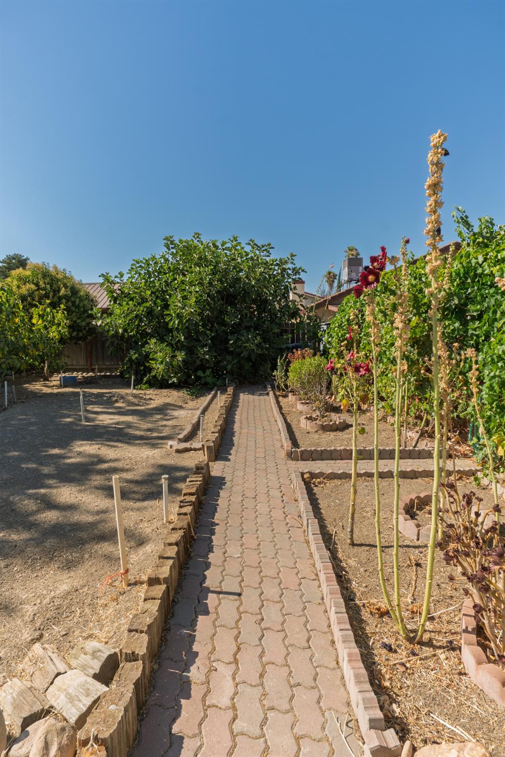 2115 S 11TH St, Los Banos, CA 93635