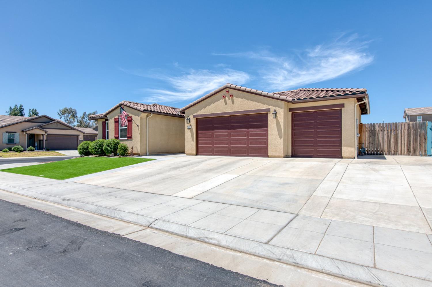 2659 N Dee Ann Ave, Fresno, CA 93727
