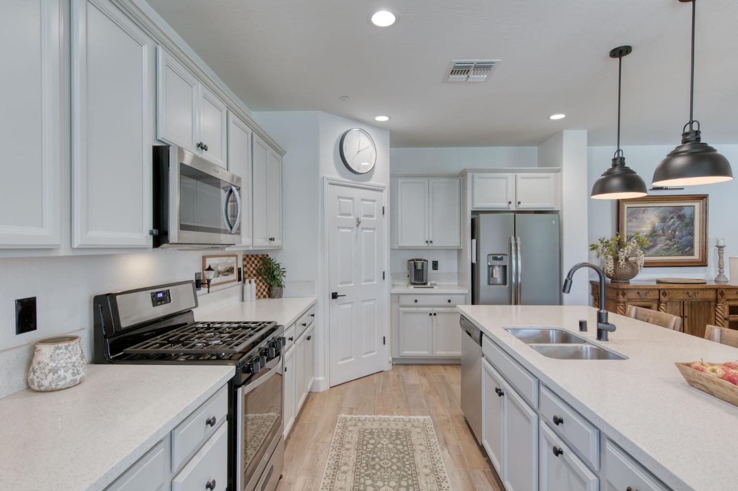 2659 N Dee Ann Ave, Fresno, CA 93727