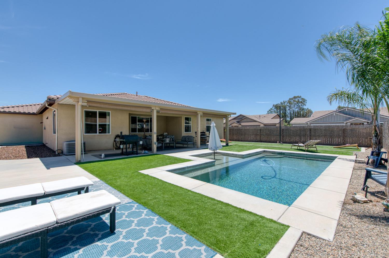 2659 N Dee Ann Ave, Fresno, CA 93727