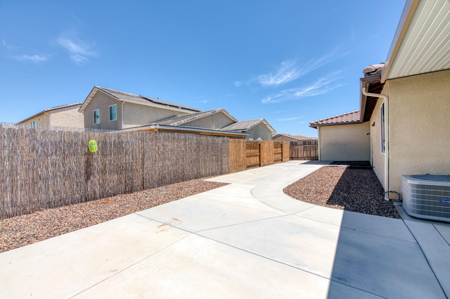 2659 N Dee Ann Ave, Fresno, CA 93727