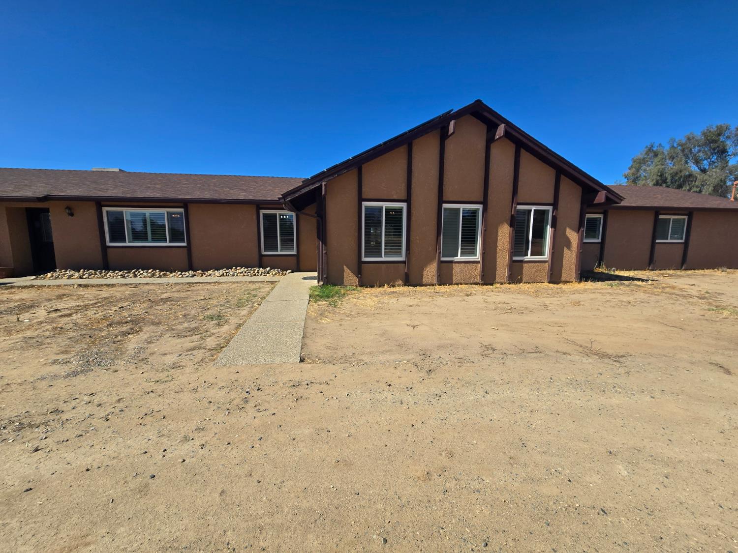 16448 Monreal Rd, Madera, CA 93636