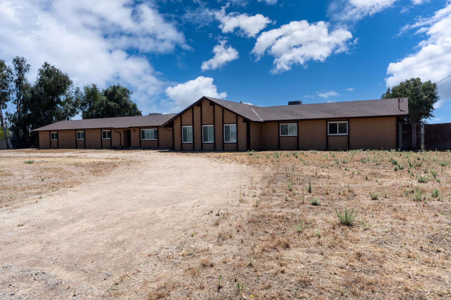 16448 Monreal Rd, Madera, CA 93636