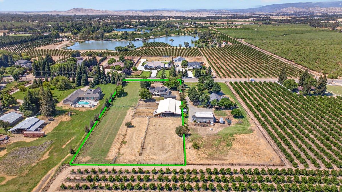 11839 E Ashlan Ave, Sanger, CA 93657