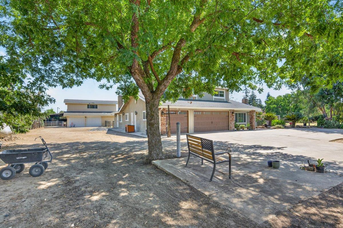 11839 E Ashlan Ave, Sanger, CA 93657