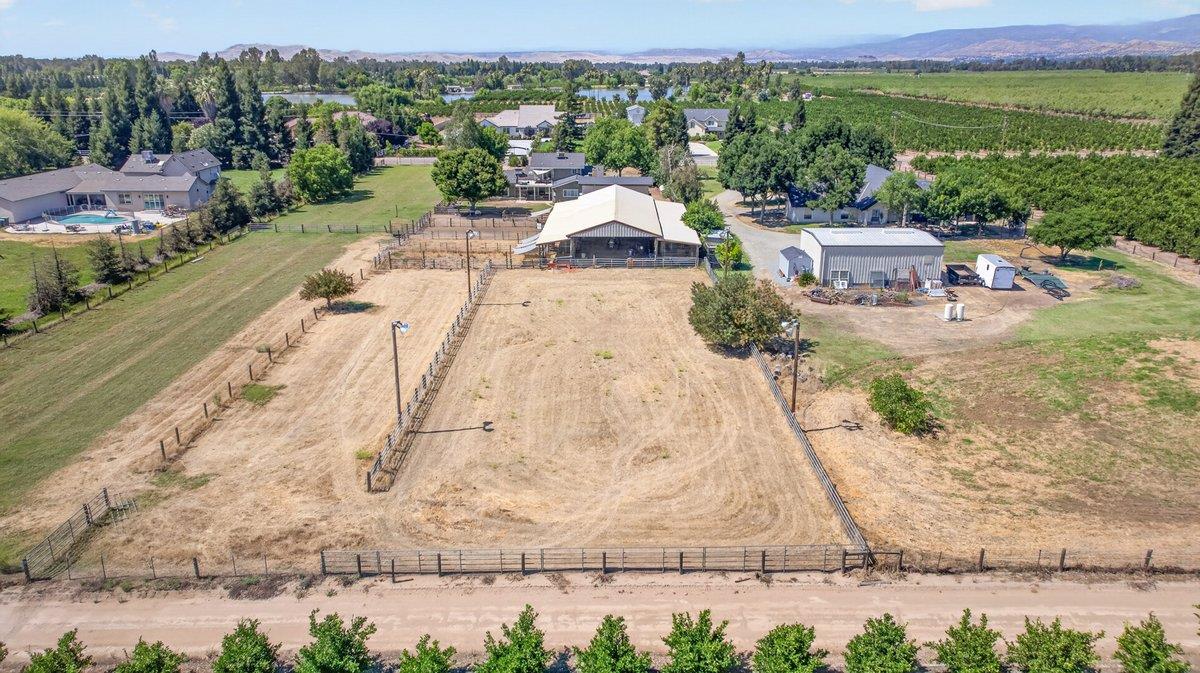 11839 E Ashlan Ave, Sanger, CA 93657