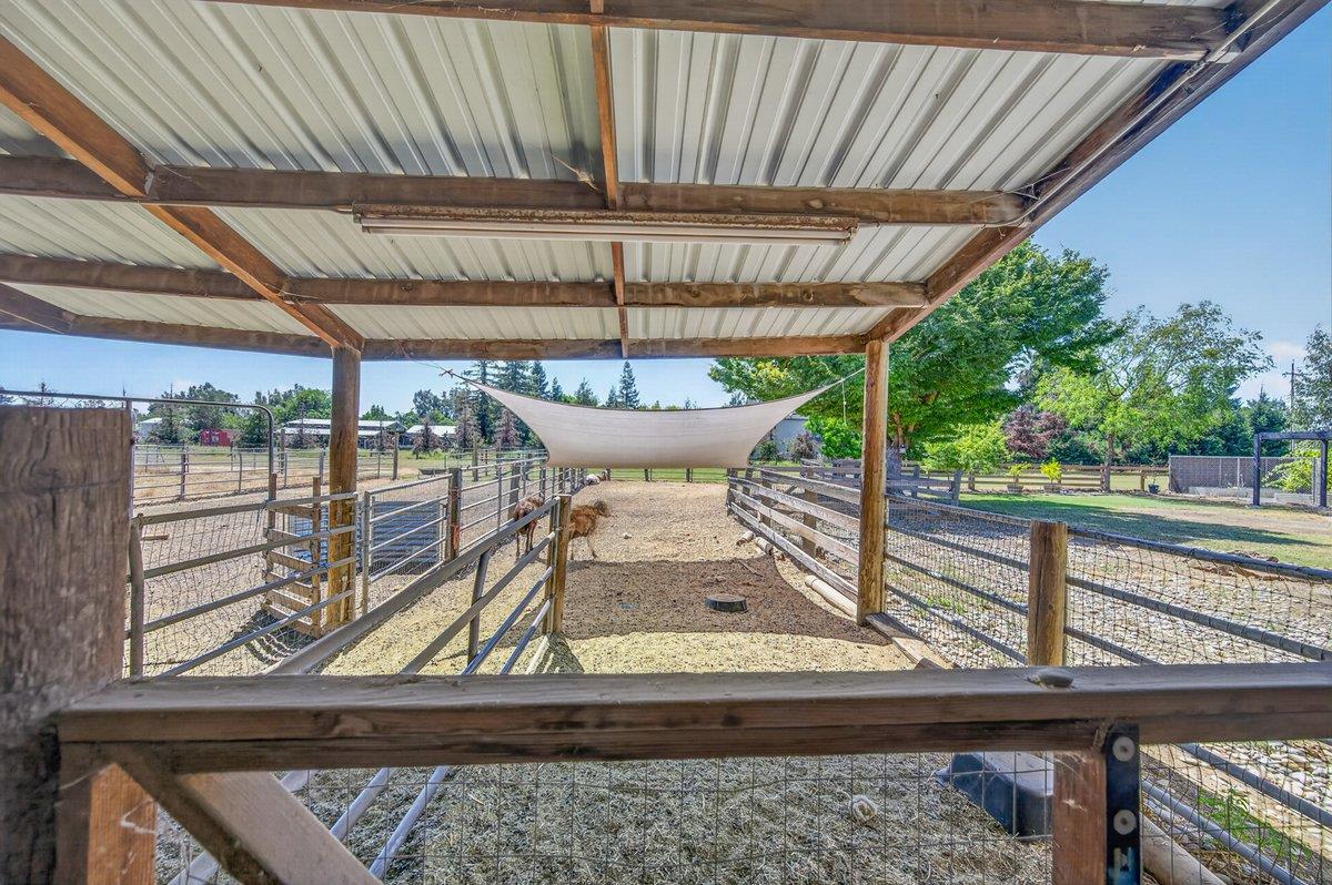 11839 E Ashlan Ave, Sanger, CA 93657