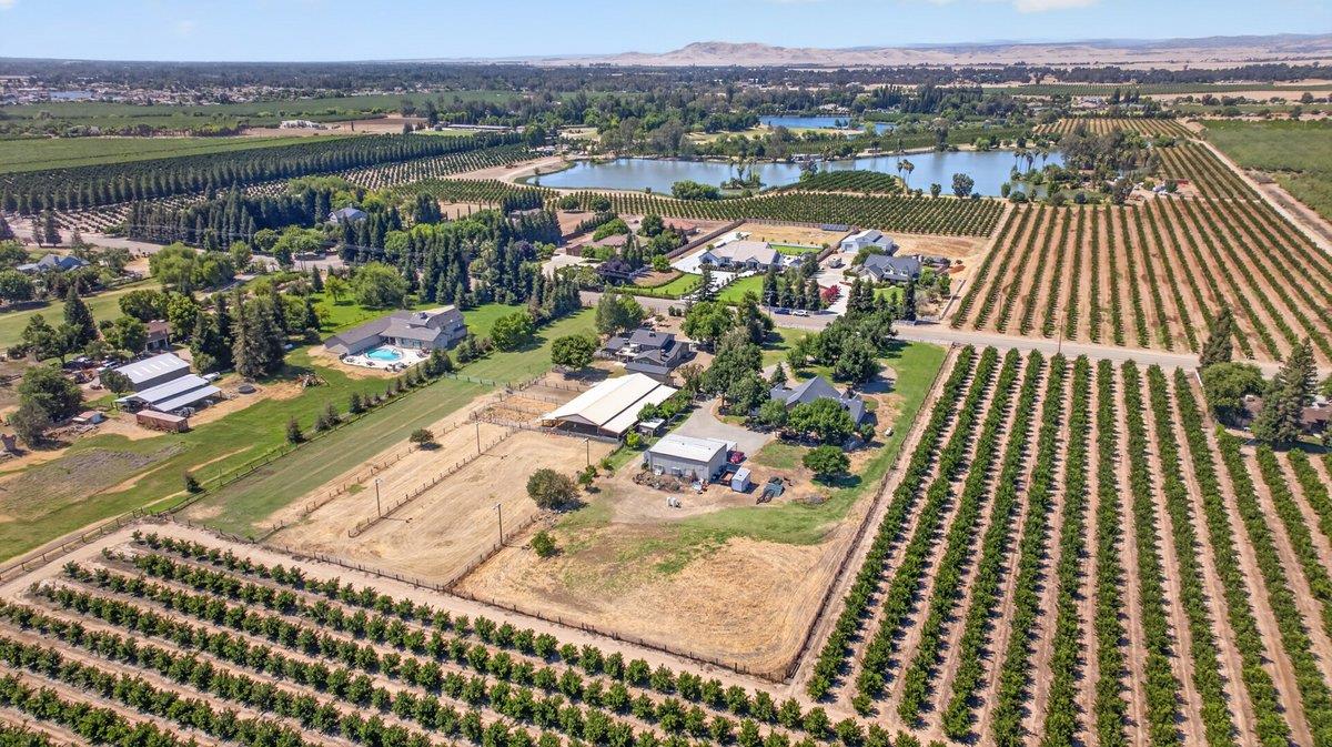 11839 E Ashlan Ave, Sanger, CA 93657