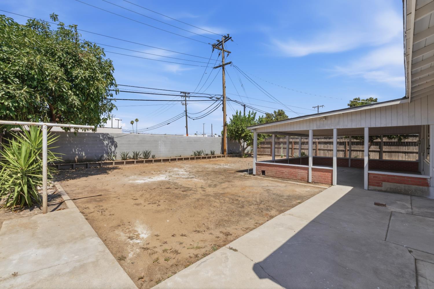 3631 N Effie St, Fresno, CA 93726