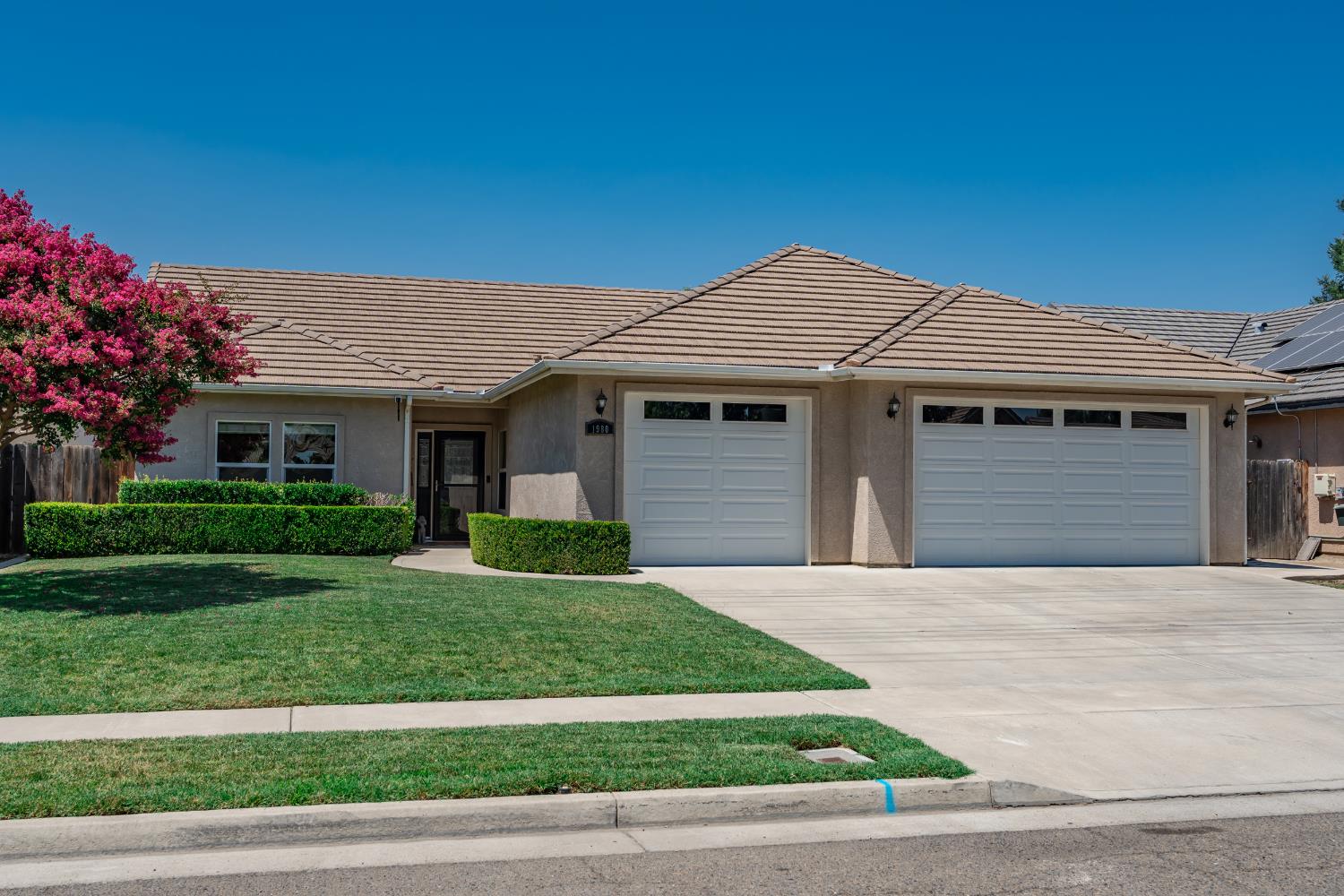 1980 Academy Ave, Tulare, CA 93274