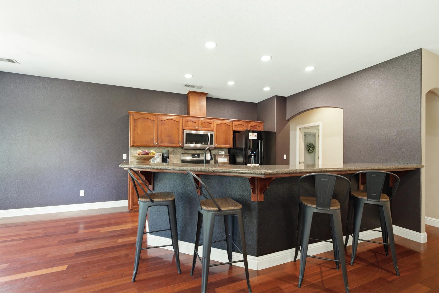 1980 Academy Ave, Tulare, CA 93274