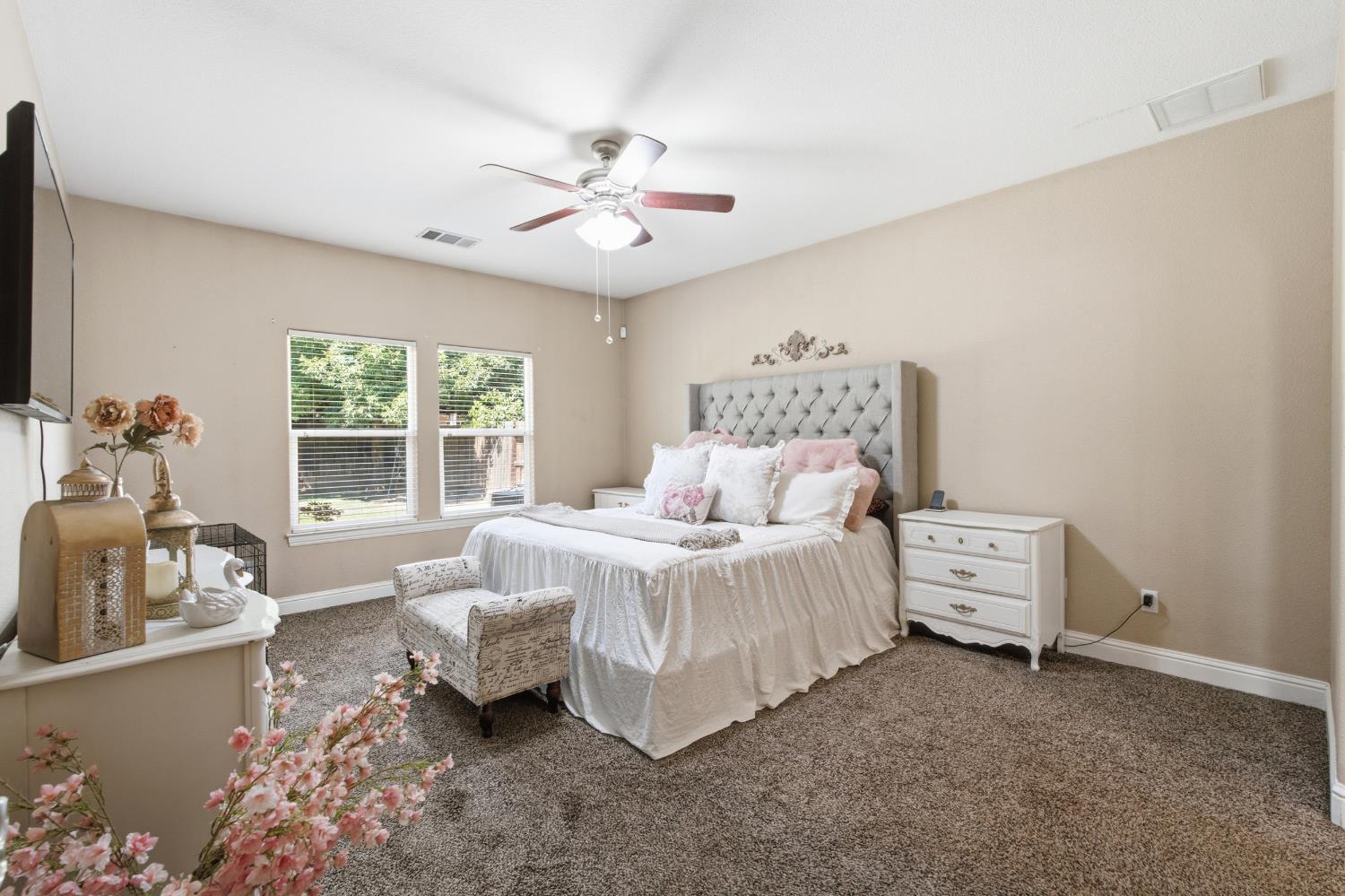 1980 Academy Ave, Tulare, CA 93274
