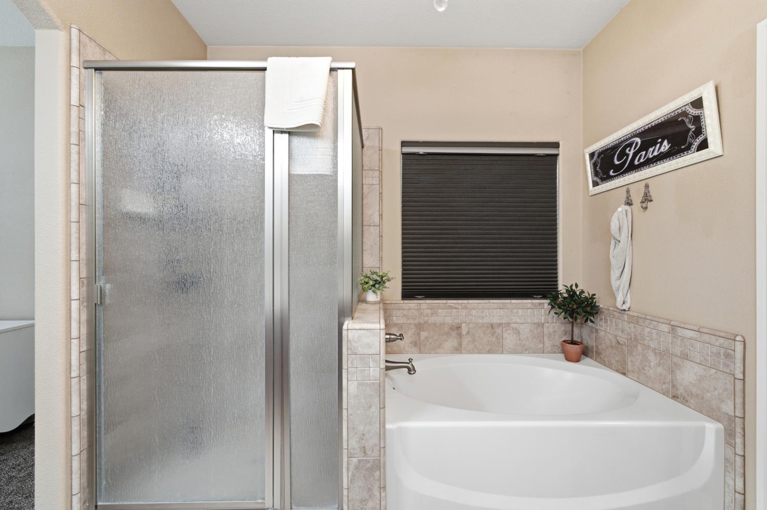 1980 Academy Ave, Tulare, CA 93274