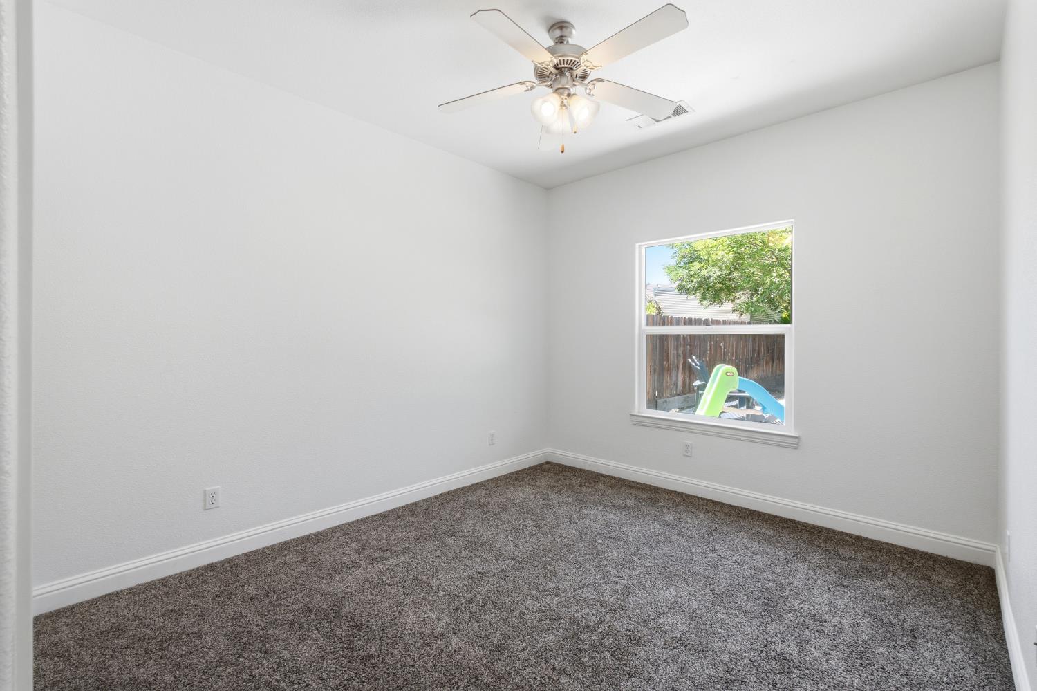 1980 Academy Ave, Tulare, CA 93274