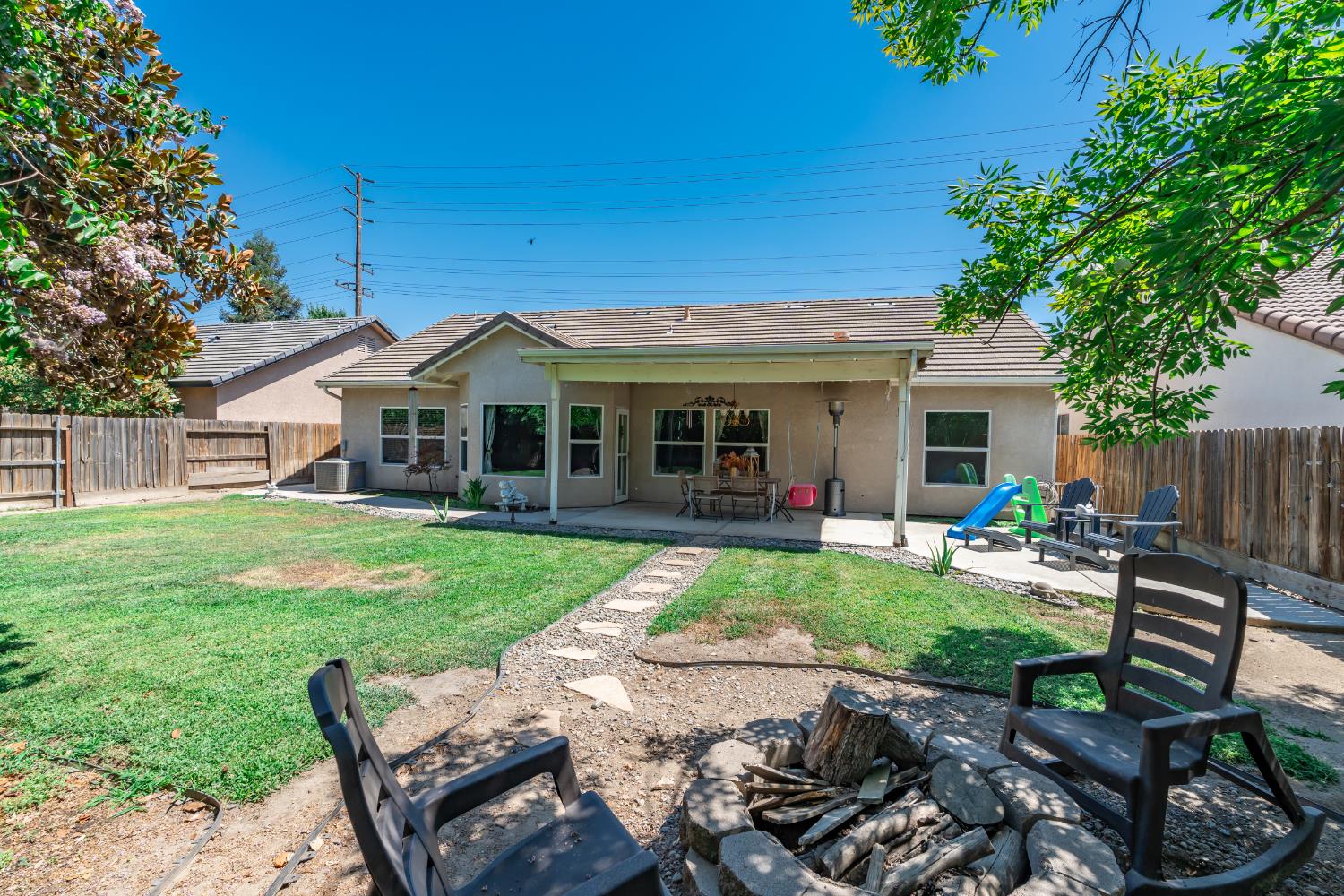 1980 Academy Ave, Tulare, CA 93274