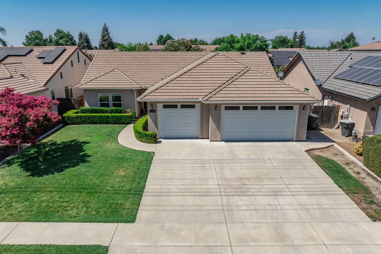 1980 Academy Ave, Tulare, CA 93274