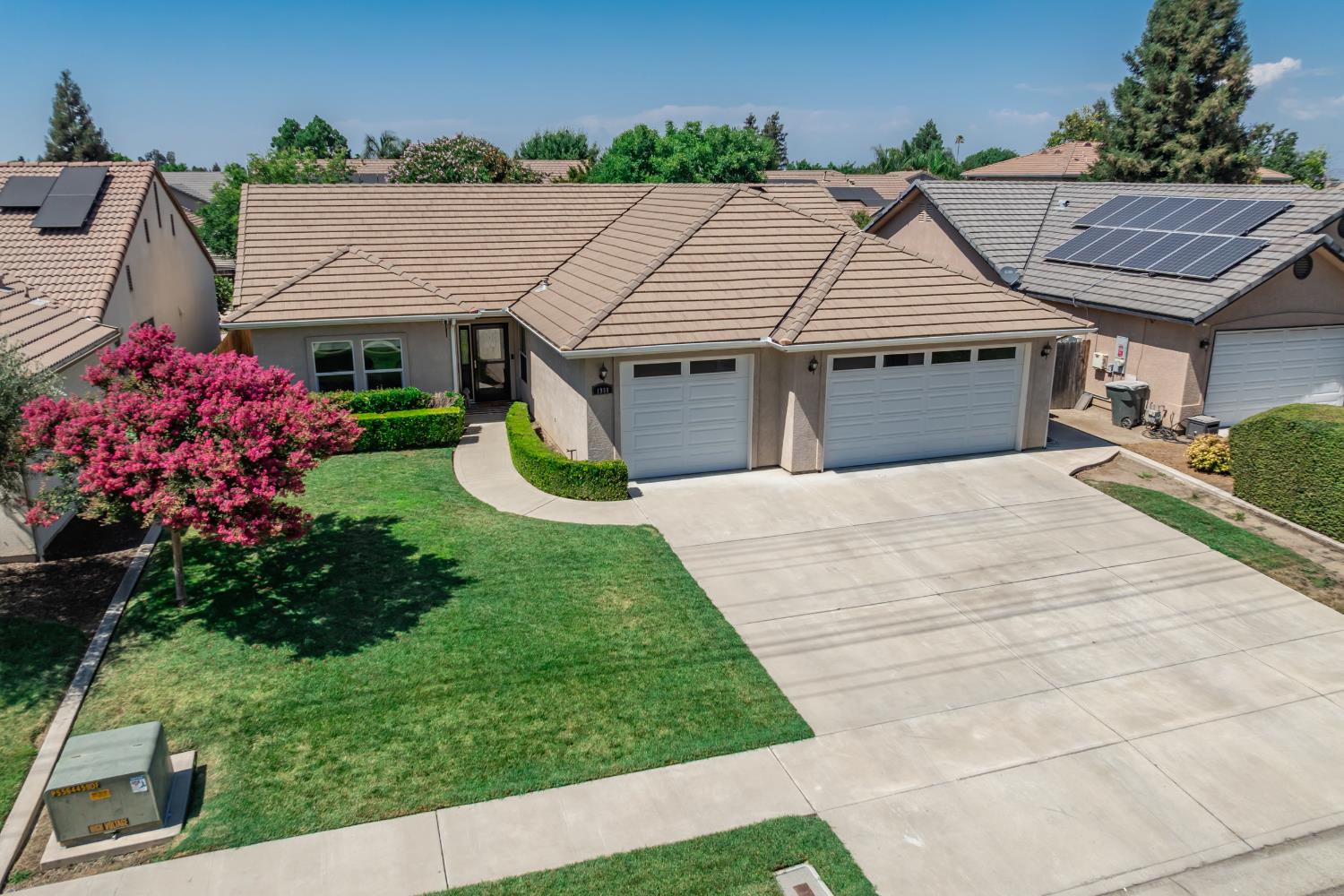 1980 Academy Ave, Tulare, CA 93274