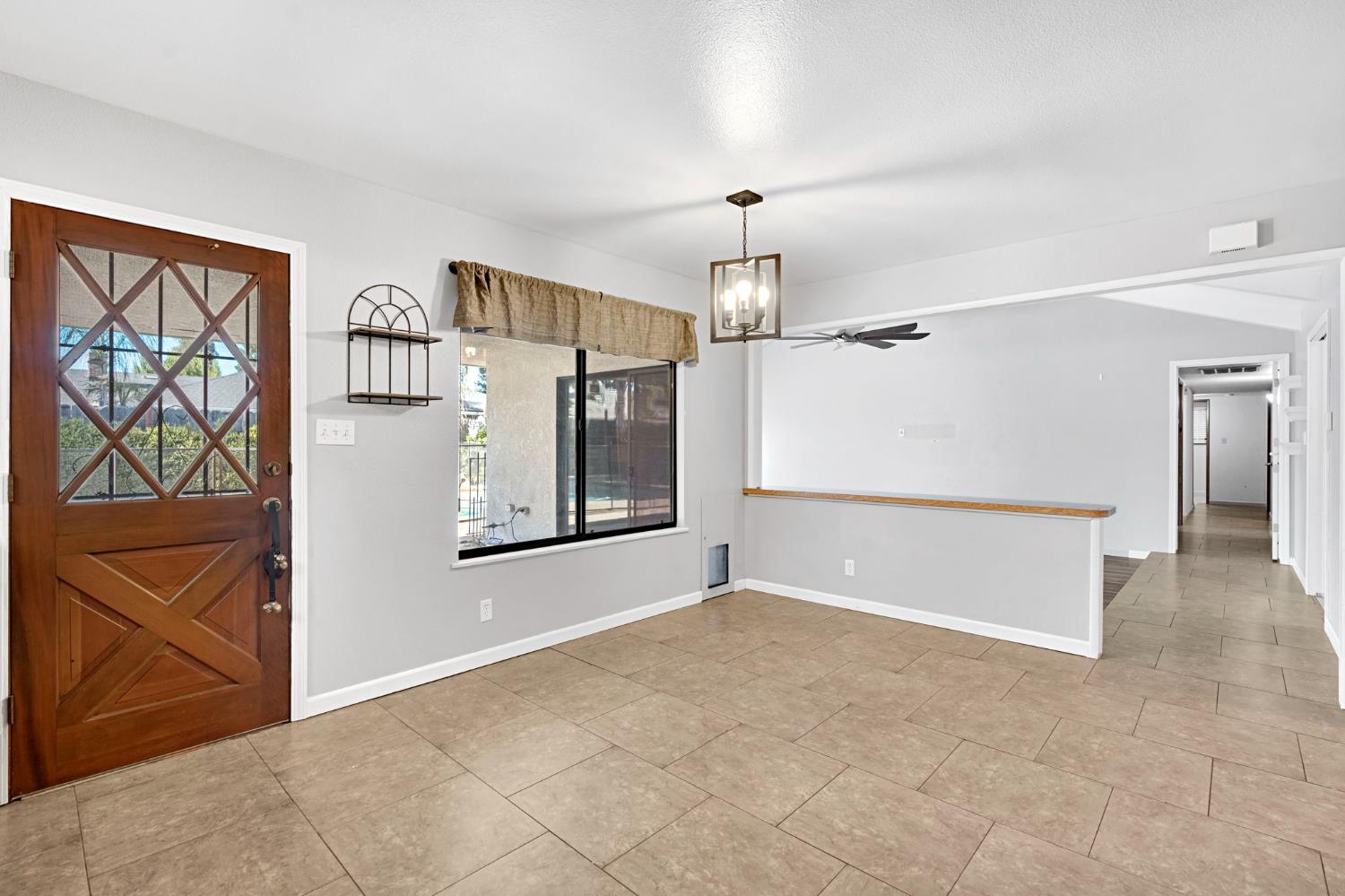 1661 E Fallbrook Ave, Fresno, CA 93720
