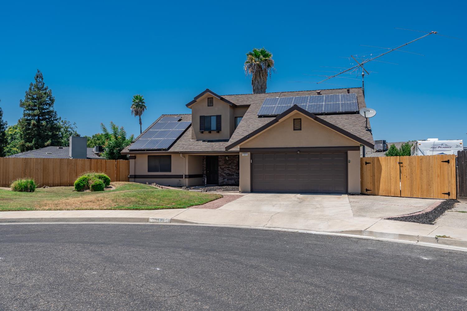 1335 Ramona Ave, Clovis, CA 93612