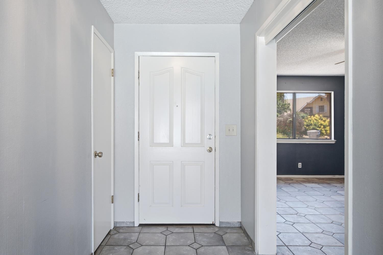 1335 Ramona Ave, Clovis, CA 93612