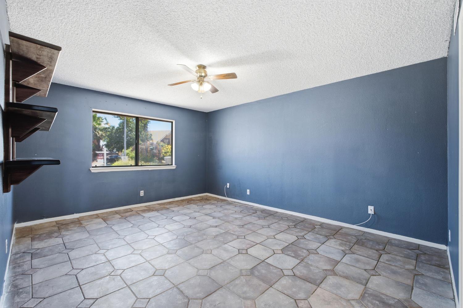 1335 Ramona Ave, Clovis, CA 93612