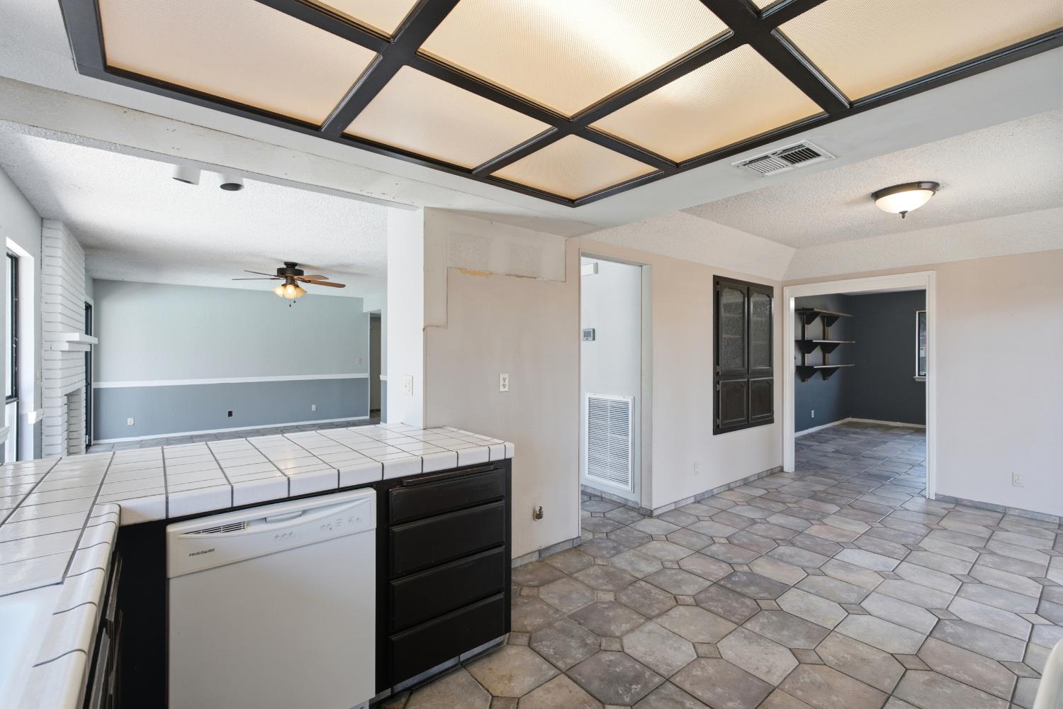 1335 Ramona Ave, Clovis, CA 93612