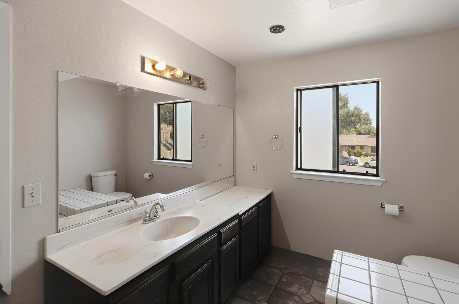 1335 Ramona Ave, Clovis, CA 93612