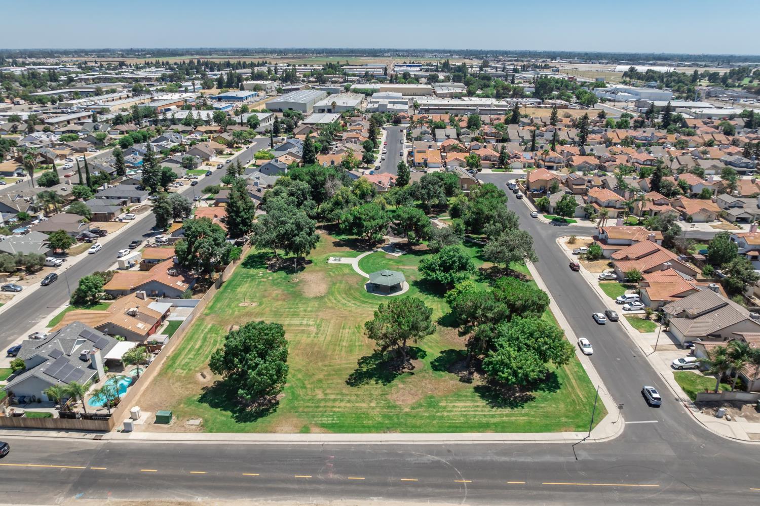 1335 Ramona Ave, Clovis, CA 93612