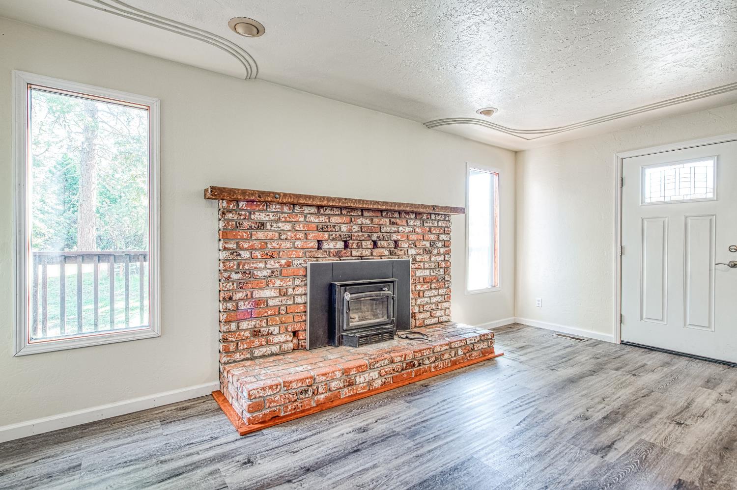 33988 Shaver Springs Rd, Auberry, CA 93602
