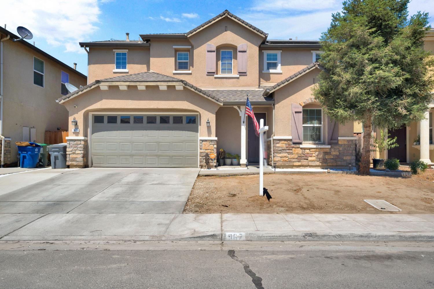 967 Papaya St, Madera, CA 93638