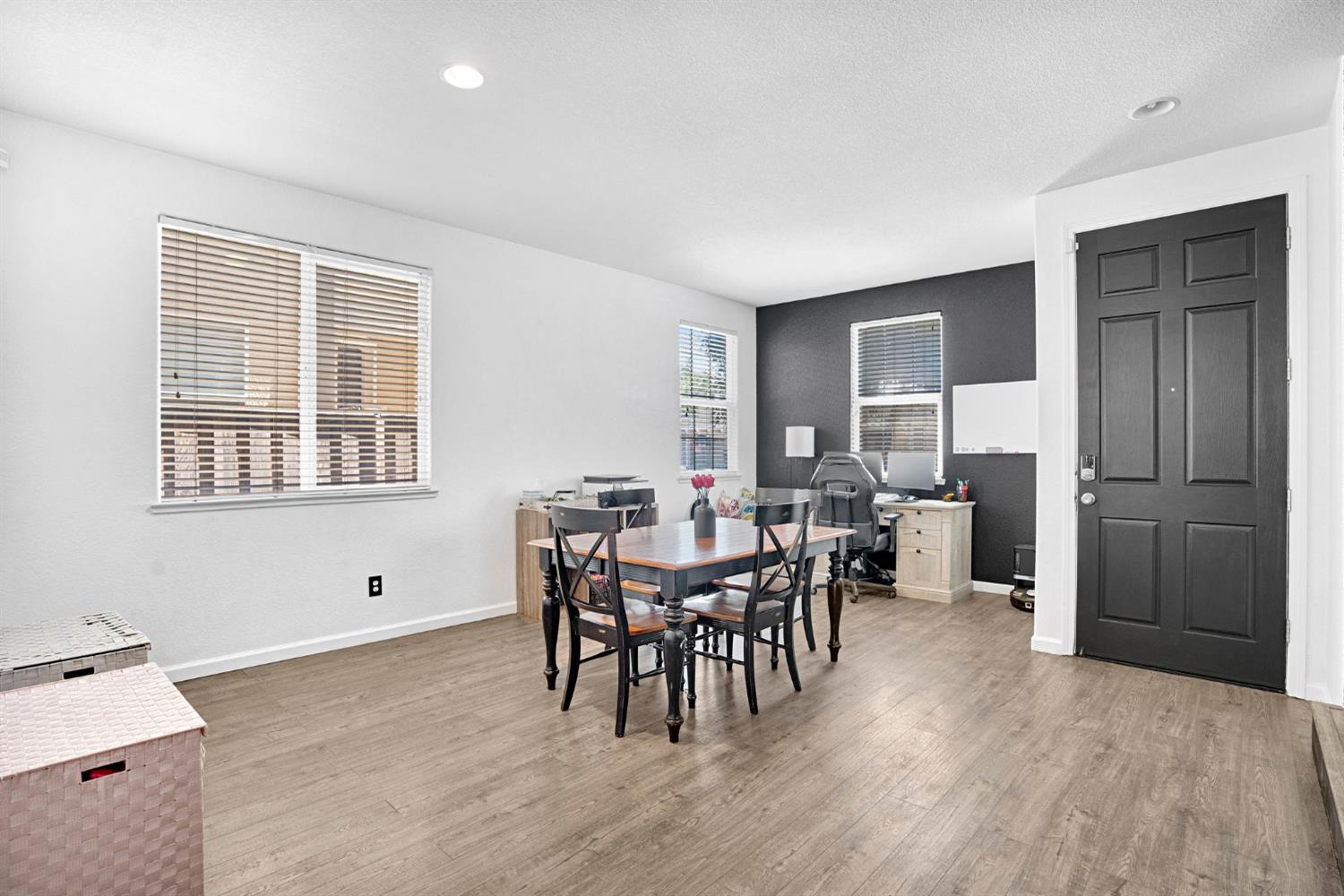 967 Papaya St, Madera, CA 93638